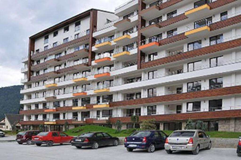 Romantic Jacuzzi Luxury Apartment Sinaia Exterior photo